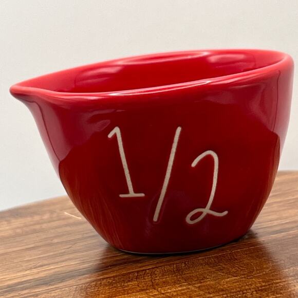 Rae Dunn Disney Pixar Incredibles 4 Piece Red Ceramic Measuring Cup Set New Gift - Picture 5 of 16